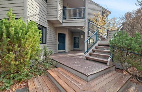 Century West House | RiverView Hideaway - Trip for 2