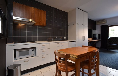 West Perth Hotel | Riverview On Mount Street