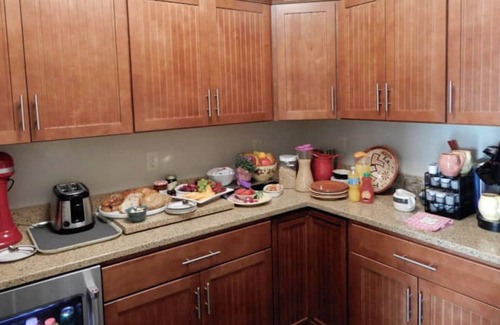 Fennville Bed & Breakfast | Riverview Suite, Waterfront View, includes Chef Dennis gourmet English breakfast
