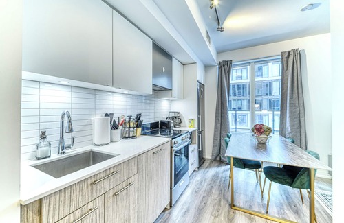 Garden District Apartment | RivetStays - The Jarvis