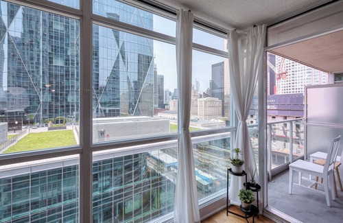 St. Lawrence Apartment | Rivetstays - The Yonge Grand Suites