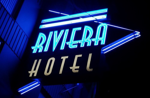 West End Hotel | Riviera Hotel on Robson Downtown Vancouver