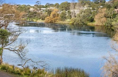Ocean Grove House | Riviera Lakeside with uninterrupted Water Views