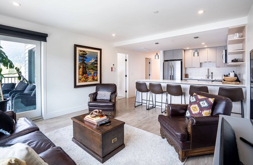 Revelstoke Condo | RnR Mountain Retreat — your cozy mountain getaway, minutes from the ski hill!