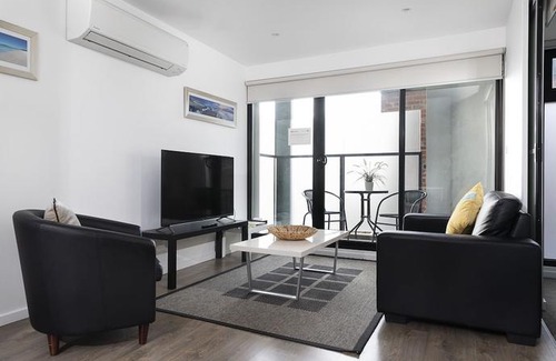 North Melbourne Apartment | RNR Serviced Apartments North Melbourne