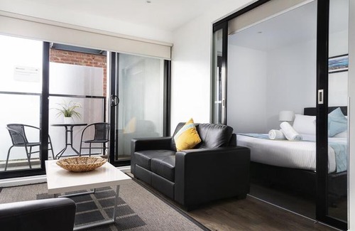 North Melbourne Apartment | RNR Serviced Apartments North Melbourne