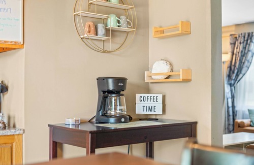 Columbus House | Roadmap Lodging: Bar & Chill, Centrally Located, Fenced Backyard