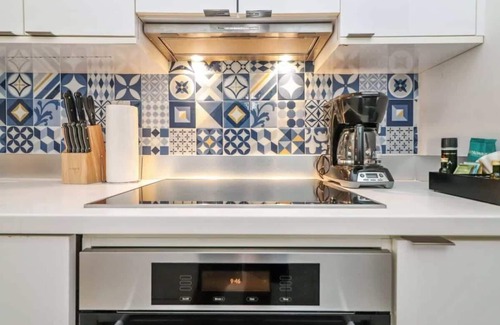 South Pointe House | Roami at 250 Collins | Pool | Next to Beach |1 Bed
