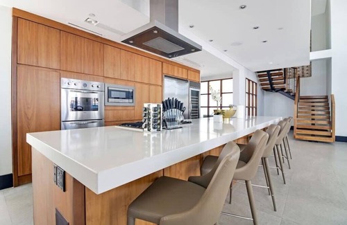 Flamingo/Lummus Apartment | Roami at Collins Ave PH | Pool | Near Beach |4 Bed