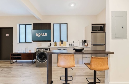 Midtown Apartment | Roami at The Palace | 4 Bed Combo | 2 Units #21