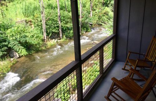 Gatlinburg House | Roaring Fork Retreat by Olde Gatlinburg Rentals