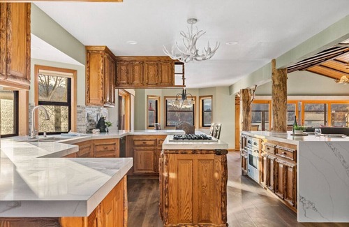 Boulder Bay Apartment | Roaring Lion Lakefront Lodge + Major Lake Views