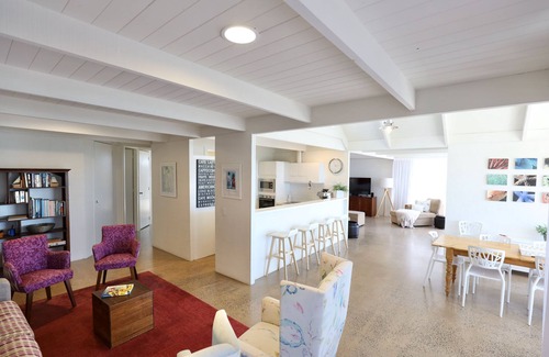 Waterhouse House | Robe On The Beach - Absolute beach frontage