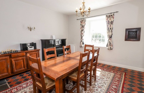 Troutbeck Cottage | ROBIN COTTAGE, pet friendly, with open fire in Troutbeck