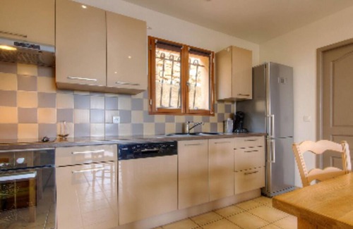 Galeria Apartment | Roc A Mare Galéria apartment terrace sea view, air conditioning, wifi, quiet, beach 250m away