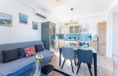Saint-Lambert Apartment | ROCCA BIANCA - Sur la roche face à la mer et la bonne mère