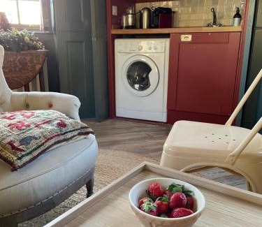 New Town Apartment | Rock House - Photographer's Studio - Historic Gem in the heart of the City
