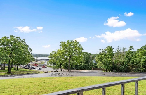 Indian Point Condo | Rock Lane Waterfront Suite, Tiki Bar, Swim Up Bar, Boat Rentals
