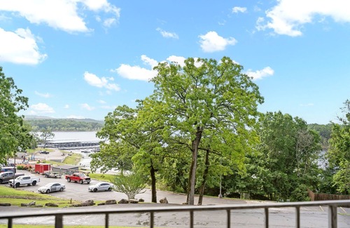 Indian Point Condo | Rock Lane Waterfront Suite, Tiki Bar, Swim Up Bar, Boat Rentals