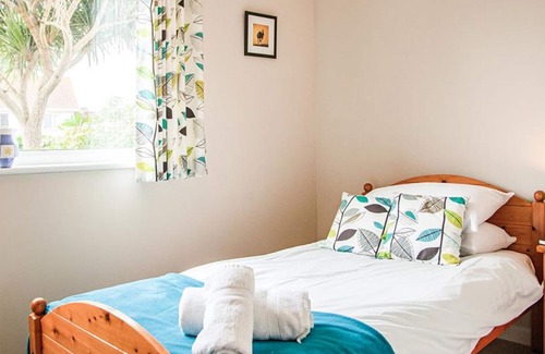 Gorran Haven House | Rock Pools is a spacious detached house set in a quiet residential area in Gorran Haven