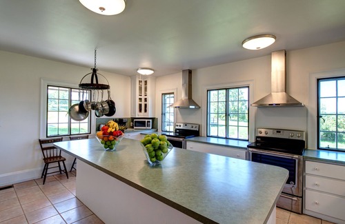 Rock Stream House | Rock Stream Estate | Wine trail with a hot tub surrounded by nature