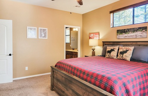 Torreon Cabin | Rockcress Retreat - Luxury Cabin at Tollgate in Torreon w/AC, Covered Deck & BBQ