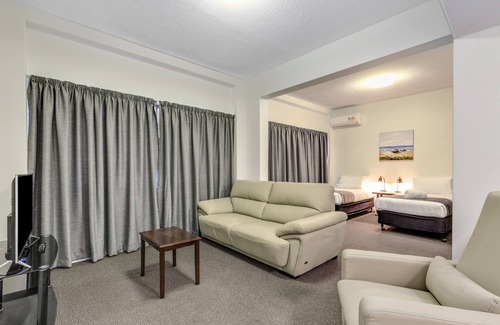 Rockhampton Hotel | Rockhampton Riverside Central Hotel
