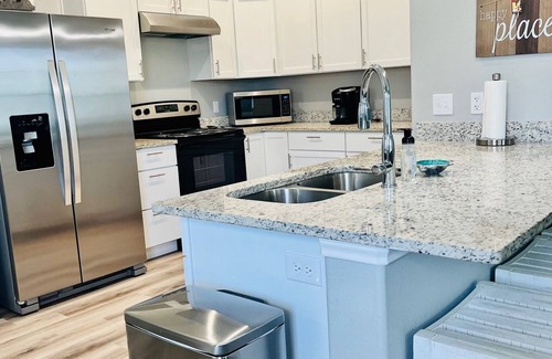 Rockport House | Rockport Cottage- awesome location + pool & 5 min from shopping and the beach!