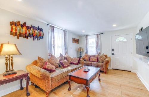 Rockville House | Rockville Home with Spacious Yard 17 Mi to DC!