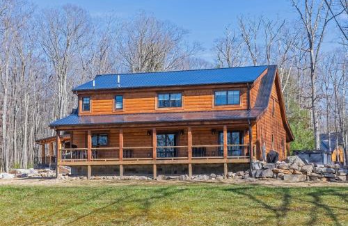 Oakland House | Rockwell: New w/Dock Slip, Hot Tub, Lake Access, Dog Friendly