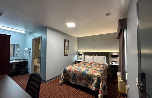Walhalla Hotel | Rodeway Inn and Suites Walhalla