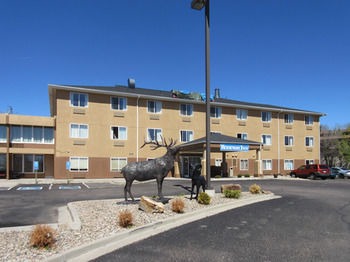 Rustic Hills Hotel | Rodeway Inn Central Colorado Springs
