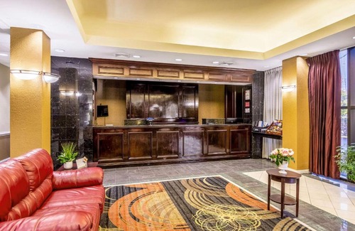 Richmond Hotel | Rodeway Inn Central