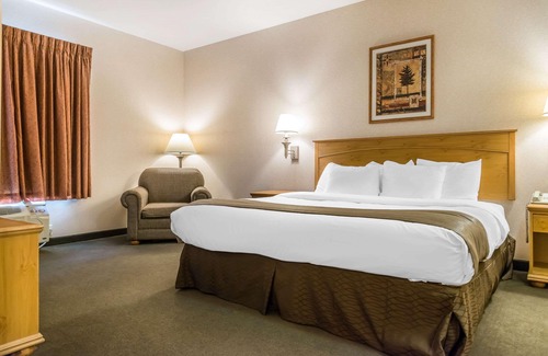Tomahawk Hotel | Rodeway Inn & Suites Tomahawk
