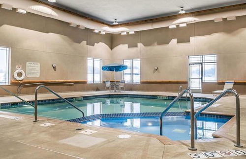 Tomahawk Hotel | Rodeway Inn & Suites Tomahawk