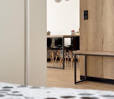 Meszna Apartment | RODZINNE APARTAMENTY SZYNDZIELNIA - 2 SYPIALNIE & BALKON & GÓRY & Parking