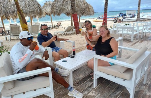 Playa Bibijagua Bed & Breakfast | Rolando share apart