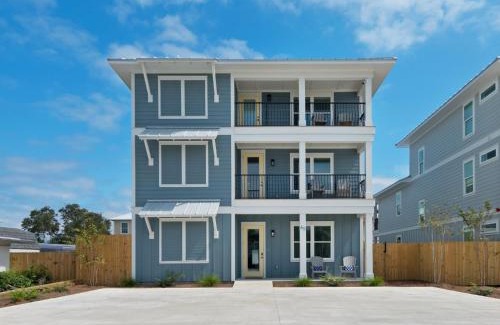 Crystal Beach House | Rolling Tides by Newman-Dailey