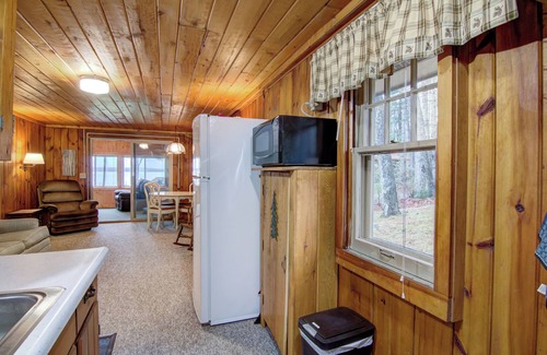 Hayward Cabin | Rolly's Lane Resort on Grindstone Lake! 15 minutes to Hayward