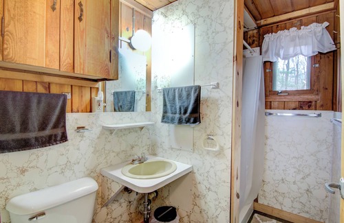 Hayward Cabin | Rolly's Lane Resort on Grindstone Lake! 15 minutes to Hayward
