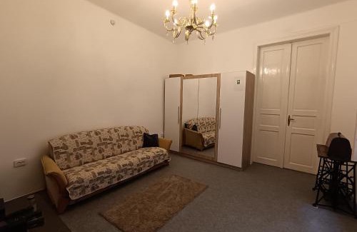 Erzsebetfalva Apartment | Rom Apartman