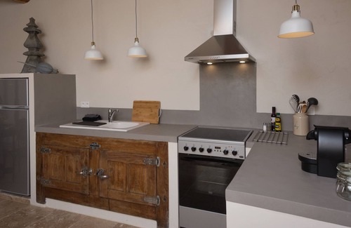 Labaume Cottage | Romantic gite located in a quiet hamlet near Uzès.