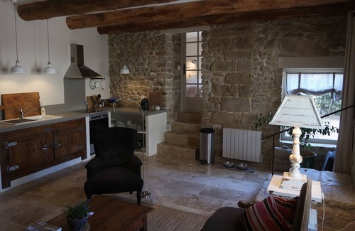Labaume Cottage | Romantic gite located in a quiet hamlet near Uzès.