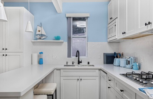 Moss Beach Apartment | Romantic 1-bedroom apartment with AC, WiFi in tranquil Moss Beach
