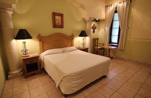 Centro Bed & Breakfast | Romantic And Charming One Block 1/2 From Main Square