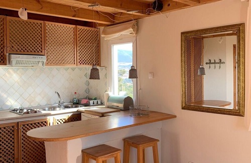 Tarifa Apartment | Romantic apartment, 5 mins from beach with scenic view & 350mbps high speed WiFi