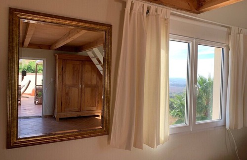 Tarifa Apartment | Romantic apartment, 5 mins from beach with scenic view & 350mbps high speed WiFi