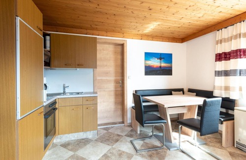 Schonbach Apartment | Romantic apartment in Bramberg with garden
