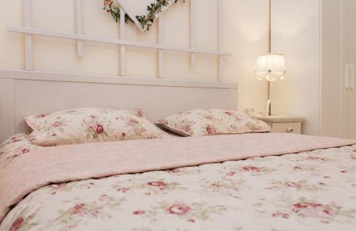 Prospekt Svobody Apartment | Romantic apartment near Opera with Air-conditioning
