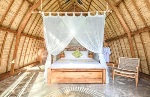 Sidemen Ski Chalet | Romantic Barn with Mt. Agung Views